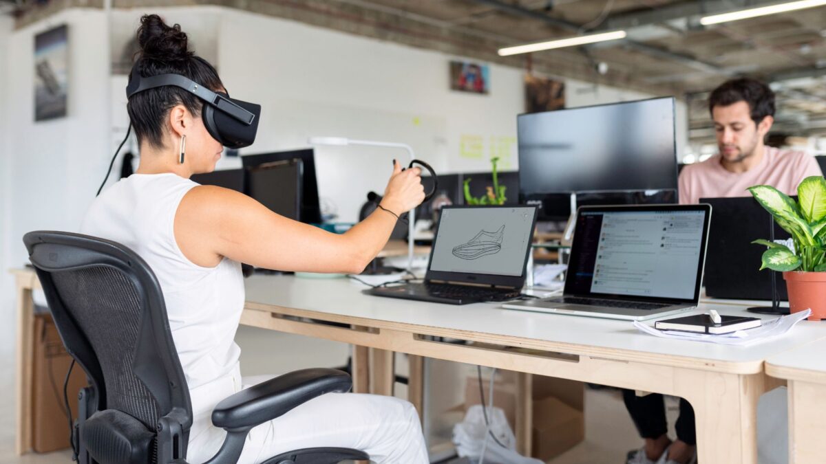 Immersive Customer Experiences: How AR/VR is Changing the Digital Landscape